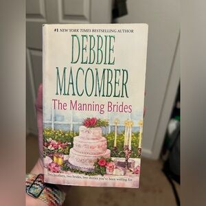 The Manning Brides by Debbie Macomber - Soft cover